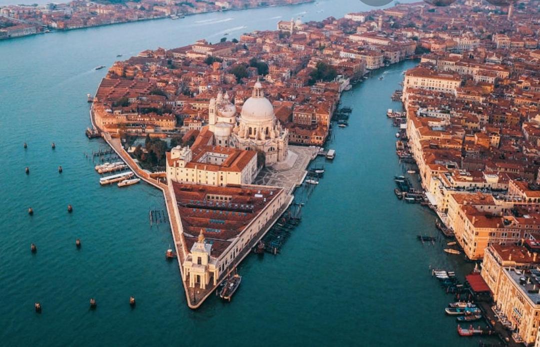 Locanda Ai Santi Apostoli Veneţia Exterior foto