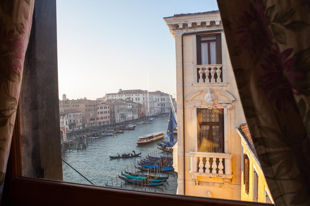 Locanda Ai Santi Apostoli Veneţia Exterior foto